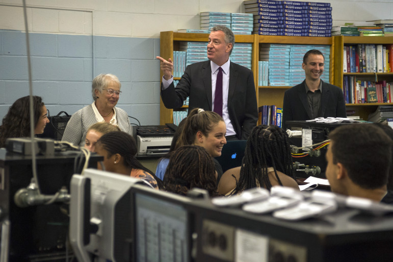 Chancellor Carmen Farińa and Mayor de Blasio at a school visit last year.