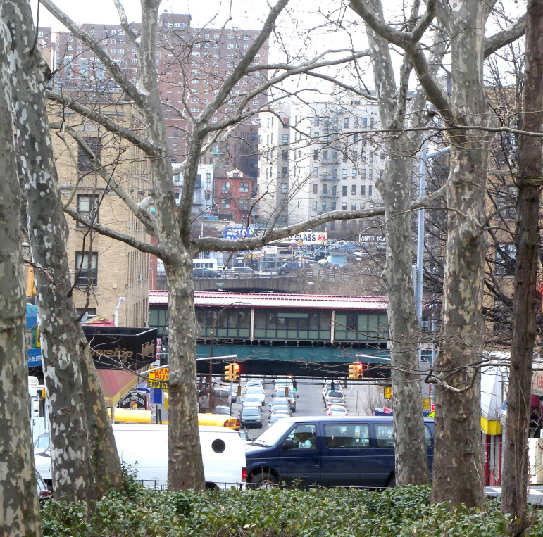 The Mount Eden station on the 4 line, which runs up Jerome Avenue.