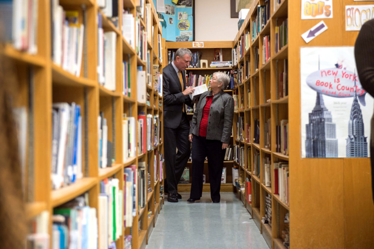 Chancellor Carmen Fariña seen with the mayor at a January 2015 school visit. 